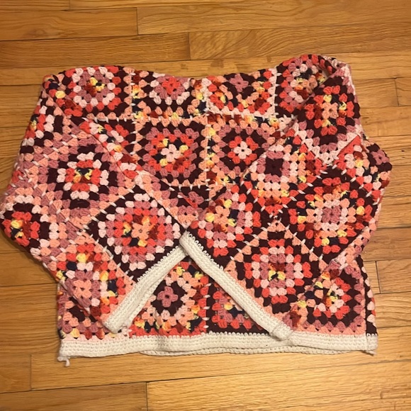 Gorgeous handmade bell sleeve grandma square pullover sweater - Picture 5 of 9